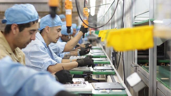 La demanda interna frena el empleo más que las regulaciones laborales